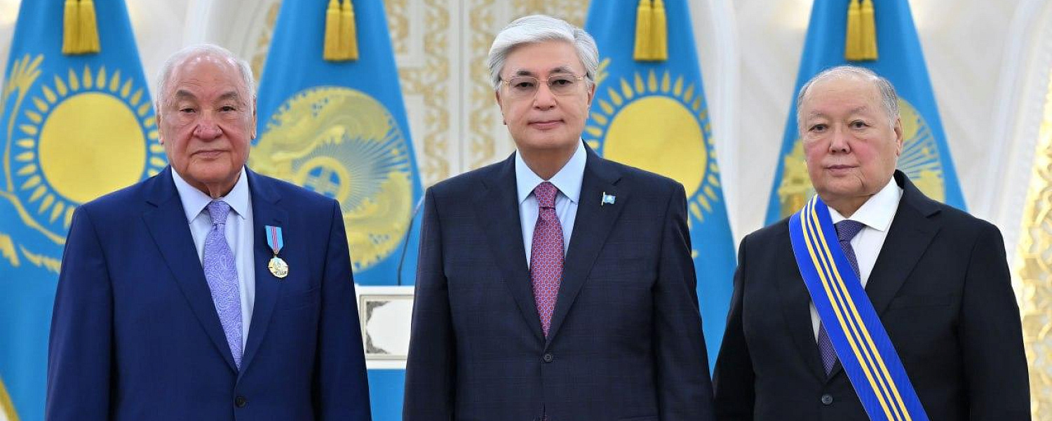 Токаев наградил Равиля Чердабаева и Серика Токпанова
