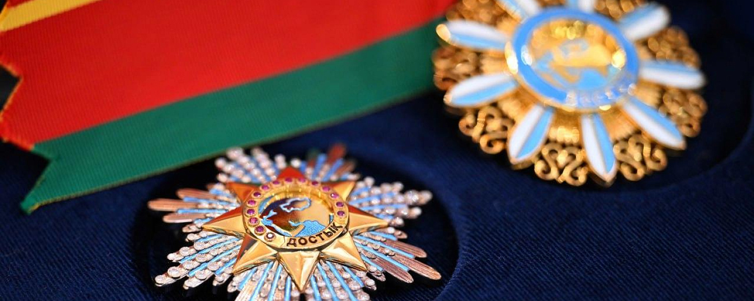 Глава государства наградил То Лама орденом «Достық» I степени
