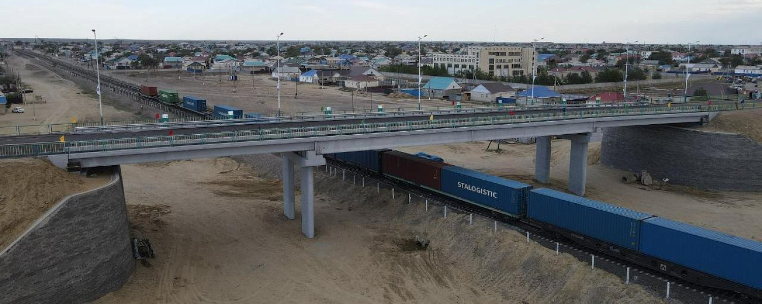 Новый мост через железную дорогу открыли в Аральске