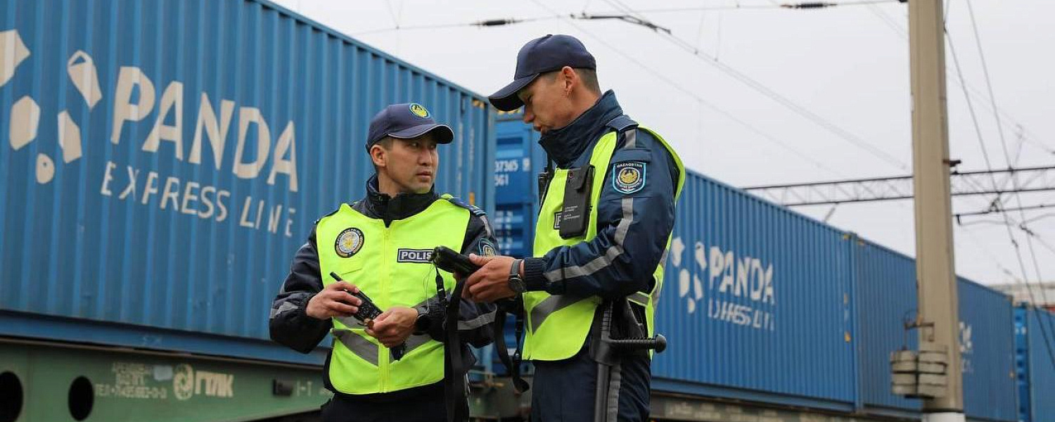 Дети проехали десятки километров на крыше грузового вагона