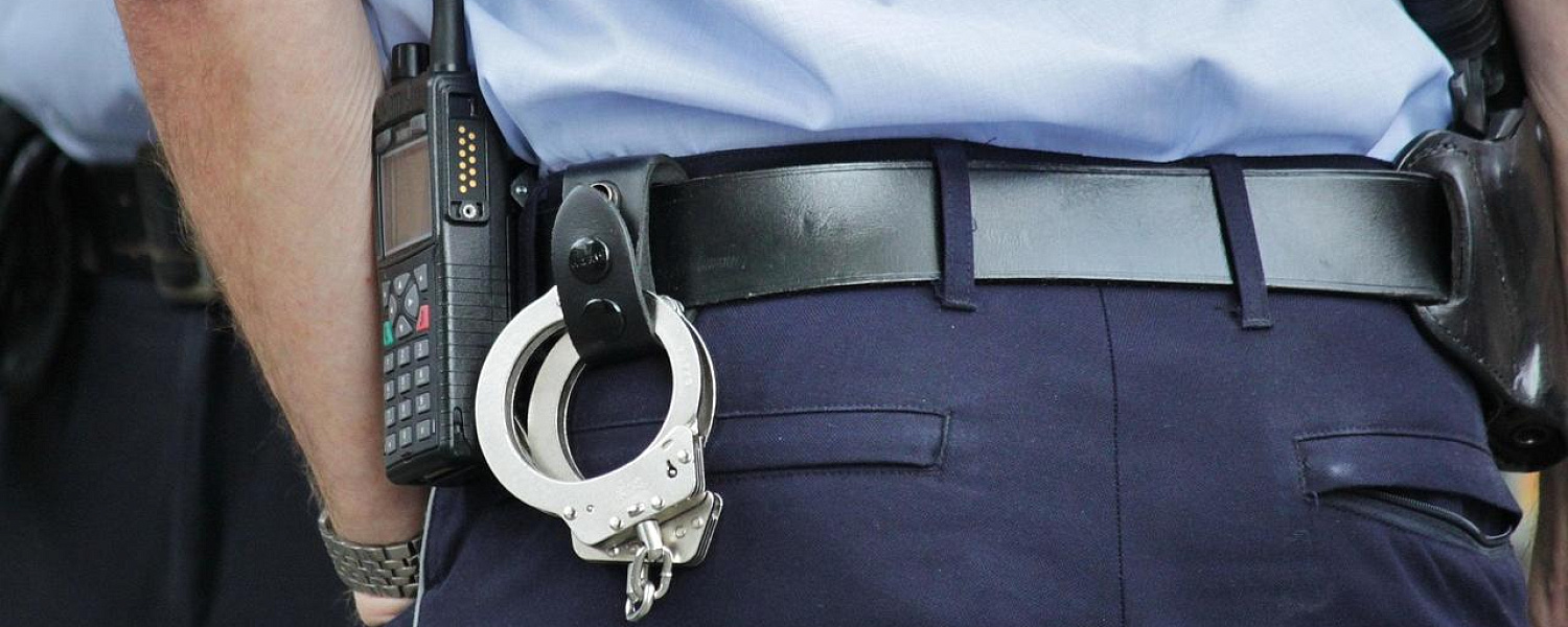 Обязать государство публично извиняться перед гражданами призывает сенатор