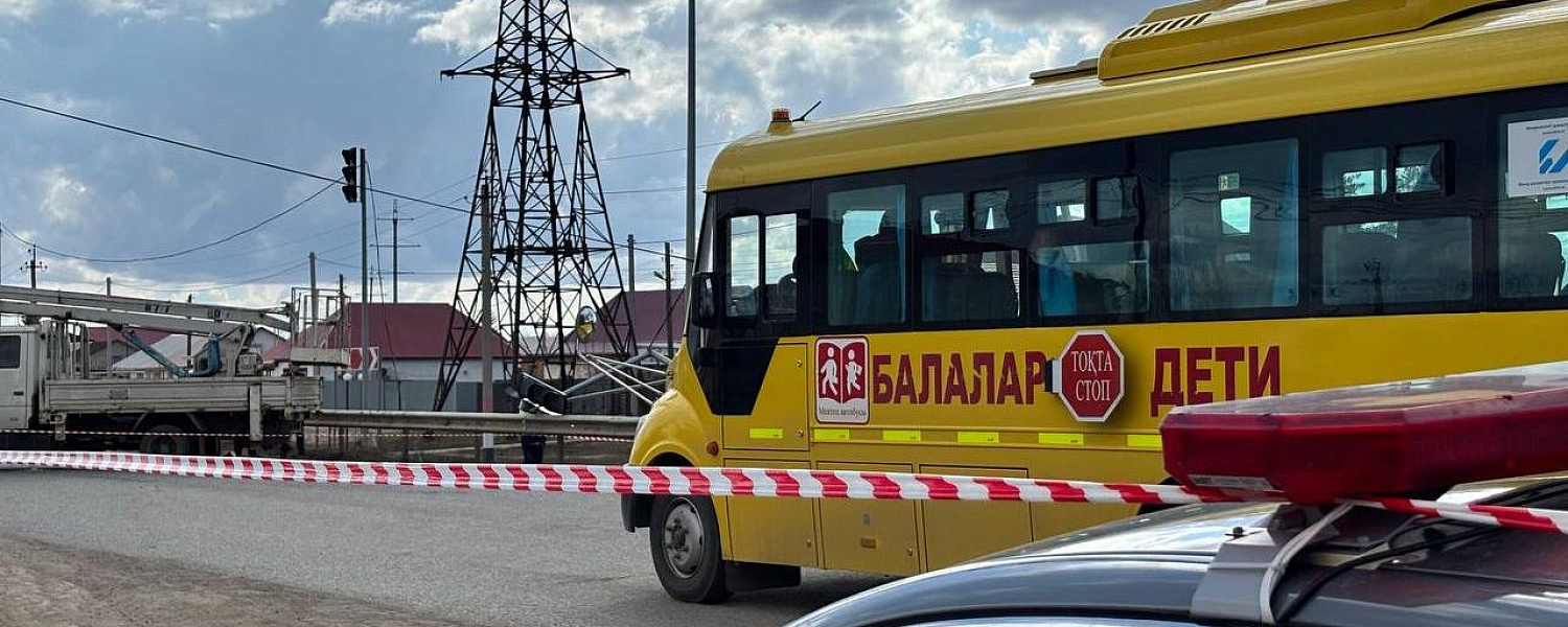 Школьный автобус с детьми попал в ДТП на юге Казахстана