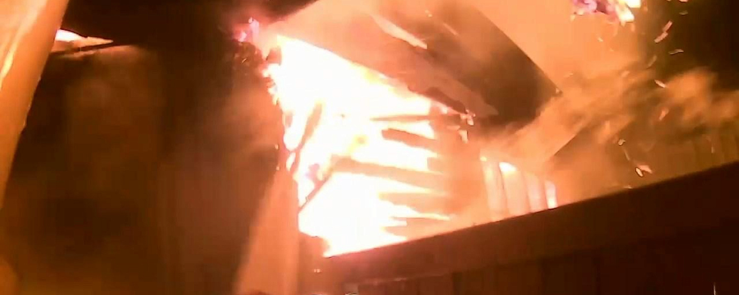 Двух человек спасли при пожаре в Петропавловске