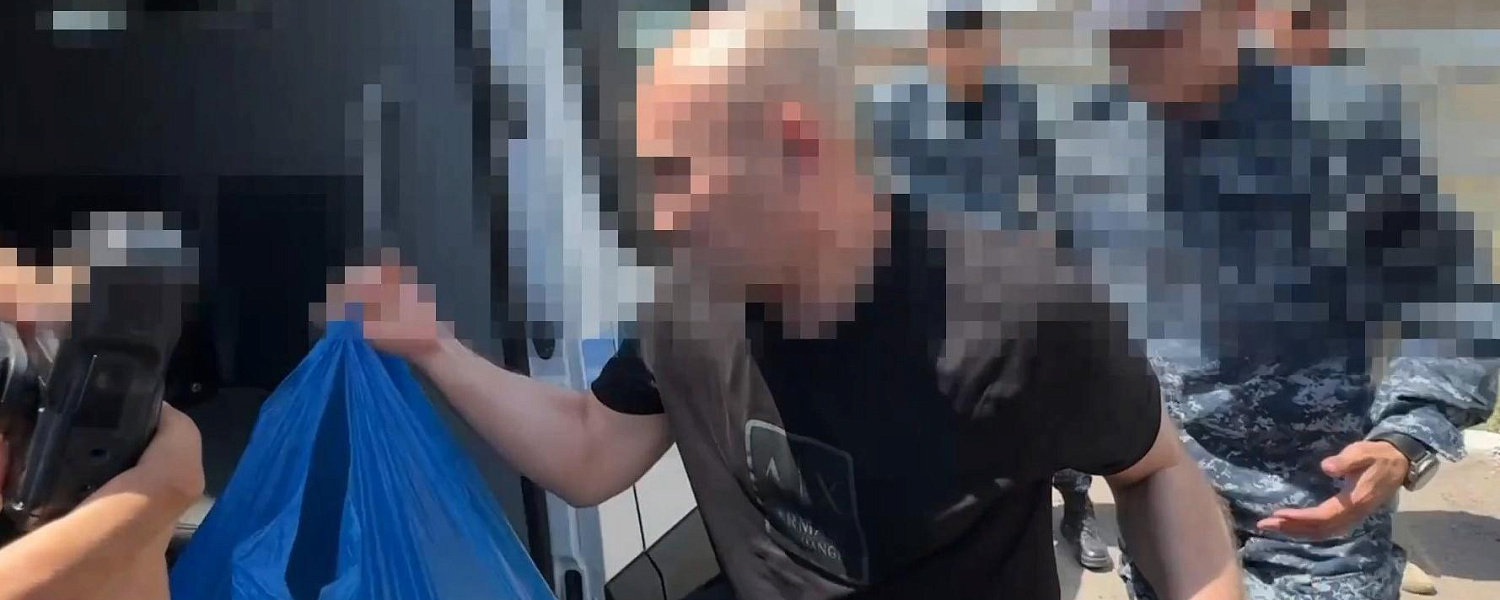 Подозреваемого в групповом изнасиловании спустя 13 лет доставили в Казахстан