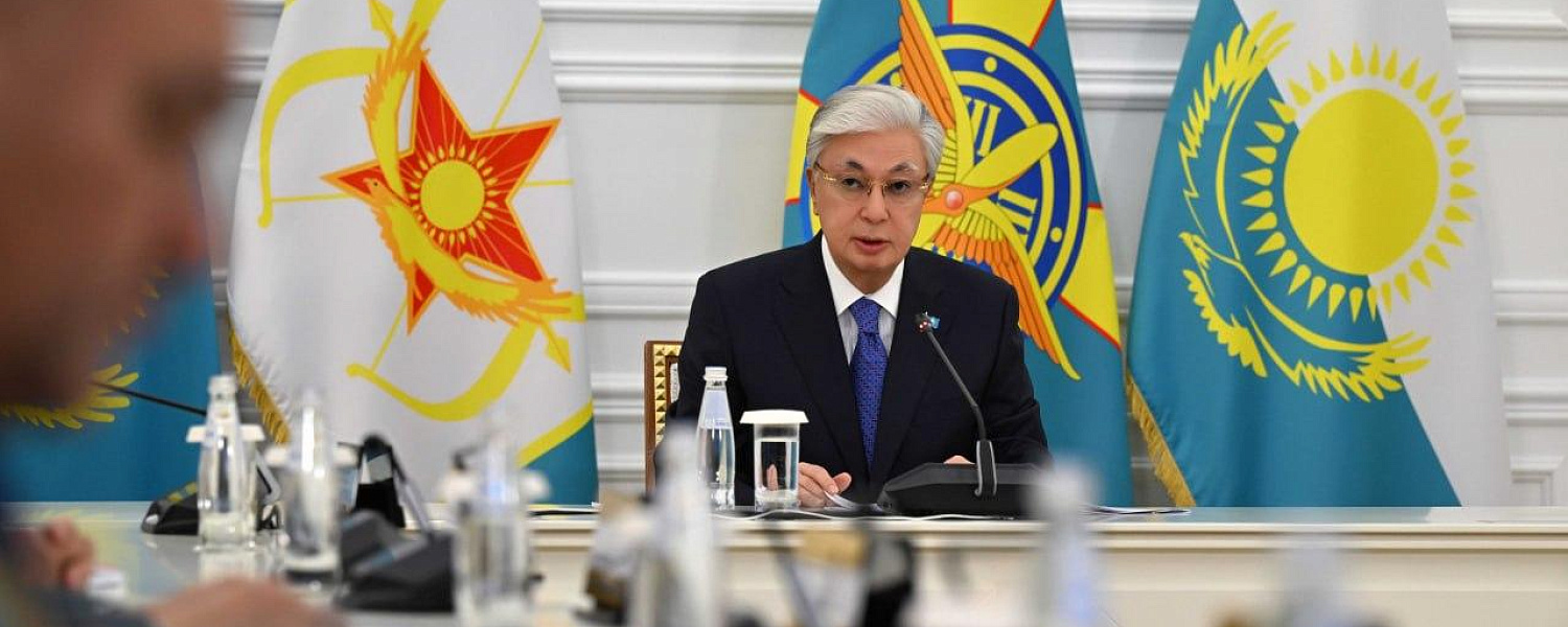 Токаев жестко раскритиковал руководство Минобороны 