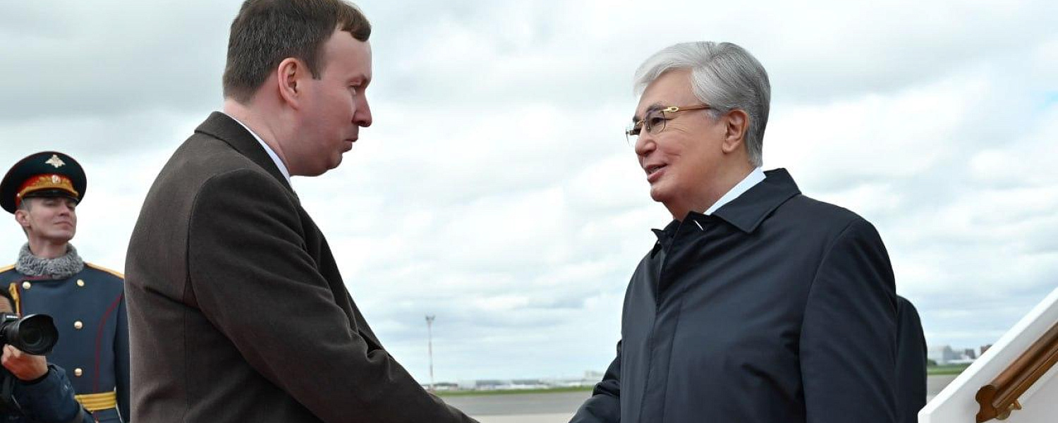 Токаев прилетел в Москву на парад