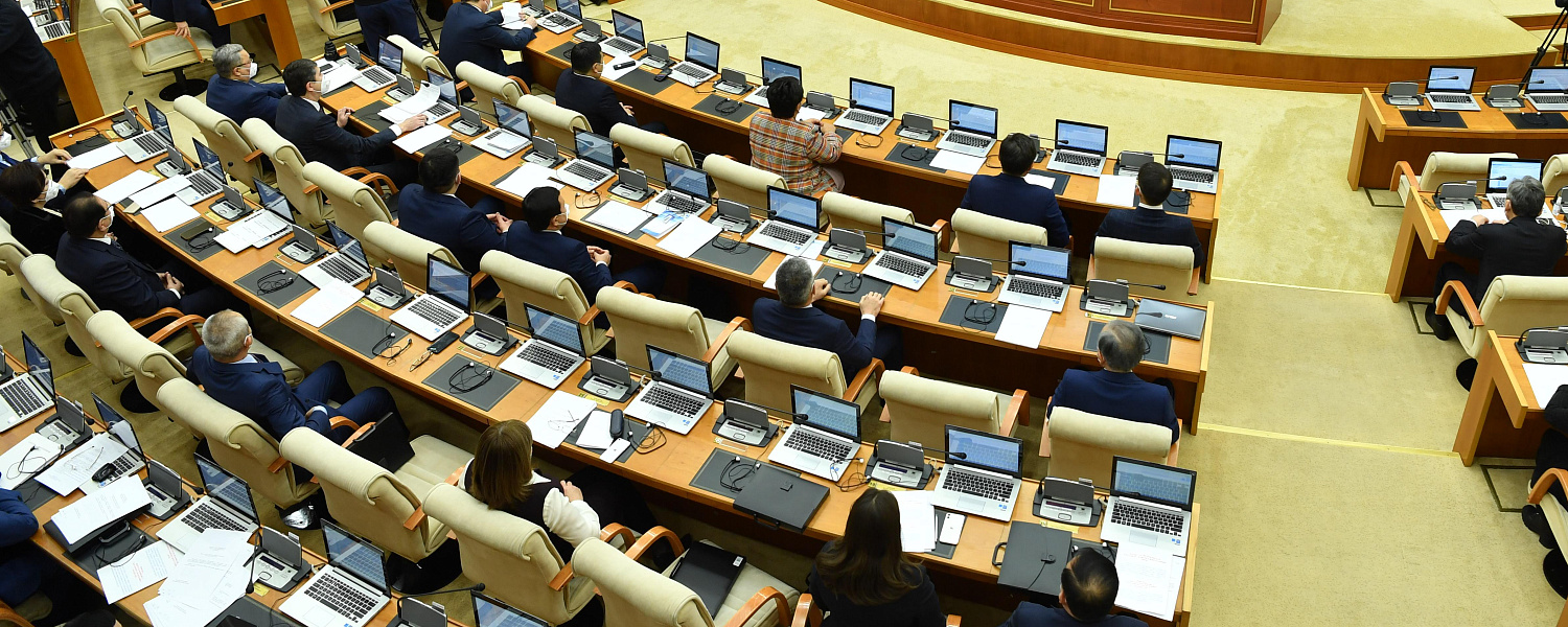 Казахстанцам станет труднее устроиться на работу по ГПХ