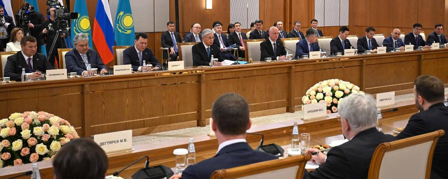 Токаев и Путин провели переговоры  в расширенном составе
